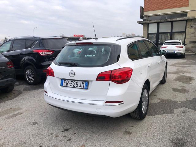 OPEL Astra 1.7 CDTI 110CV Sports Tourer Business Autocarro