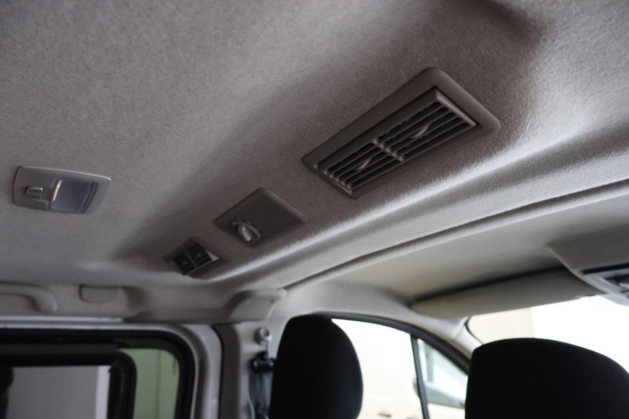 RENAULT TRAFIC PASSENGER 9 POSTI 2.0 BLUEDCI 150 CV L2 H1 EDC AUTHENTIQUE