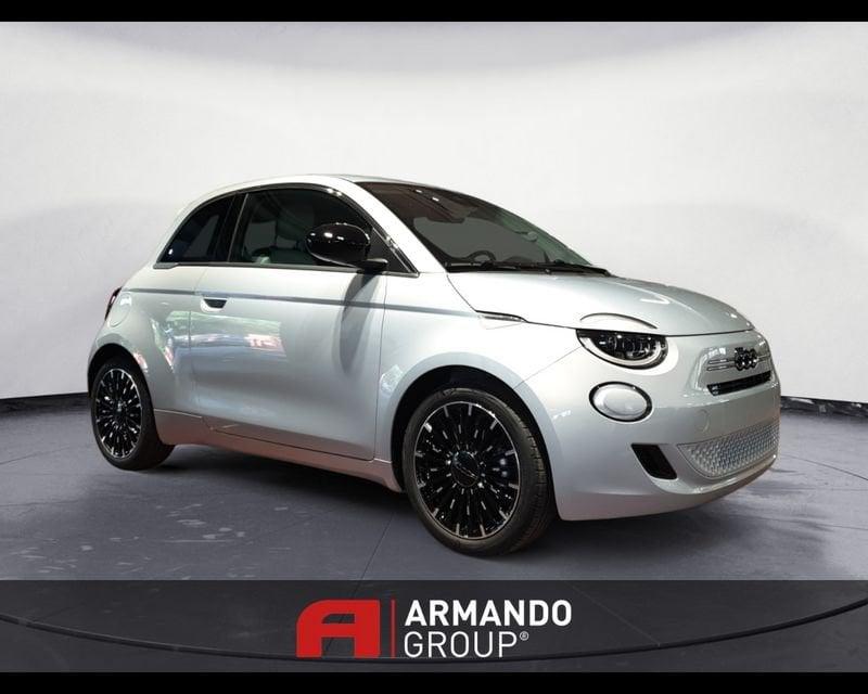 FIAT 500 (2020-->) Berlina Hybrid Icon