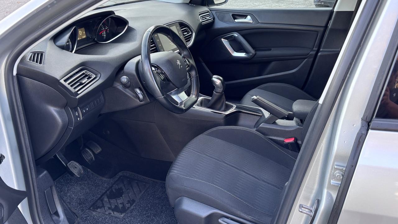 Peugeot 308 BlueHDi 150 S&S Business