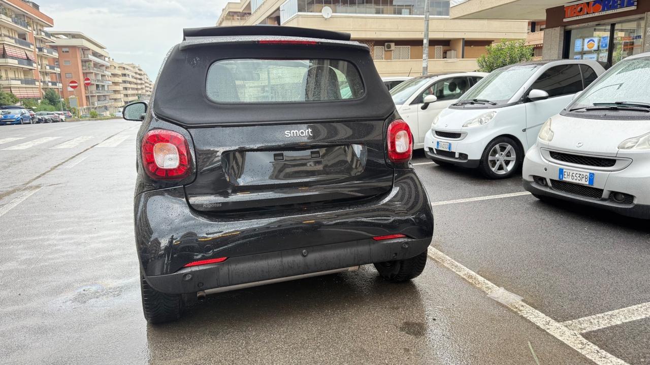 Smart ForTwo 70 1.0 twinamic Prime LED NAVI KAMERA PELLE BRACCIOLO PDC