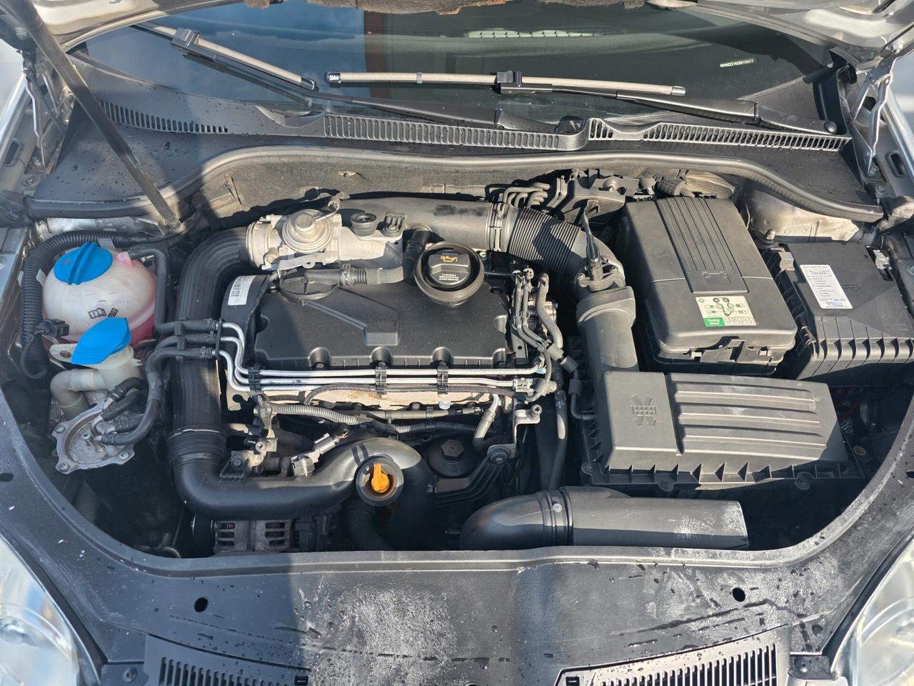 Volkswagen Golf 1.9 TDI 5p. Sportline con 381.000km