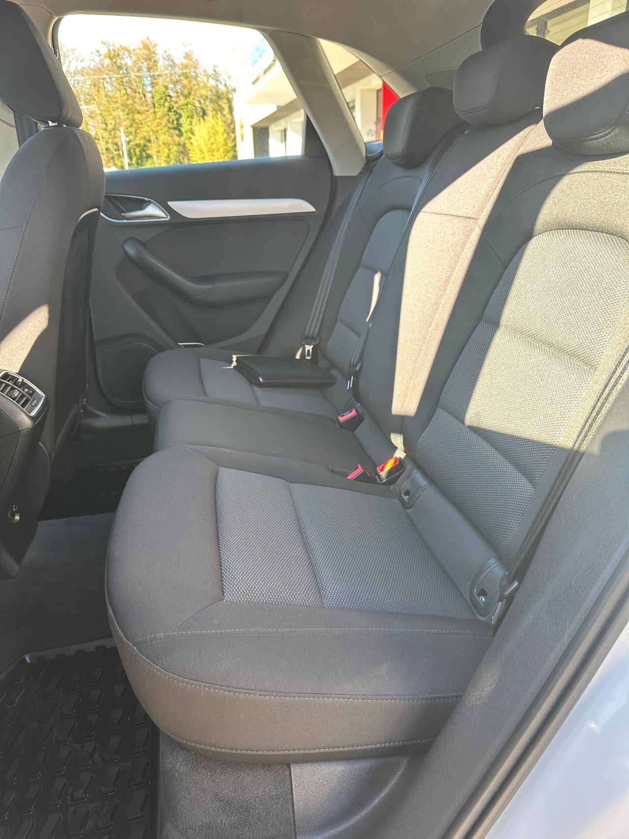 Audi Q3 2.0 TDI 120 CV Business