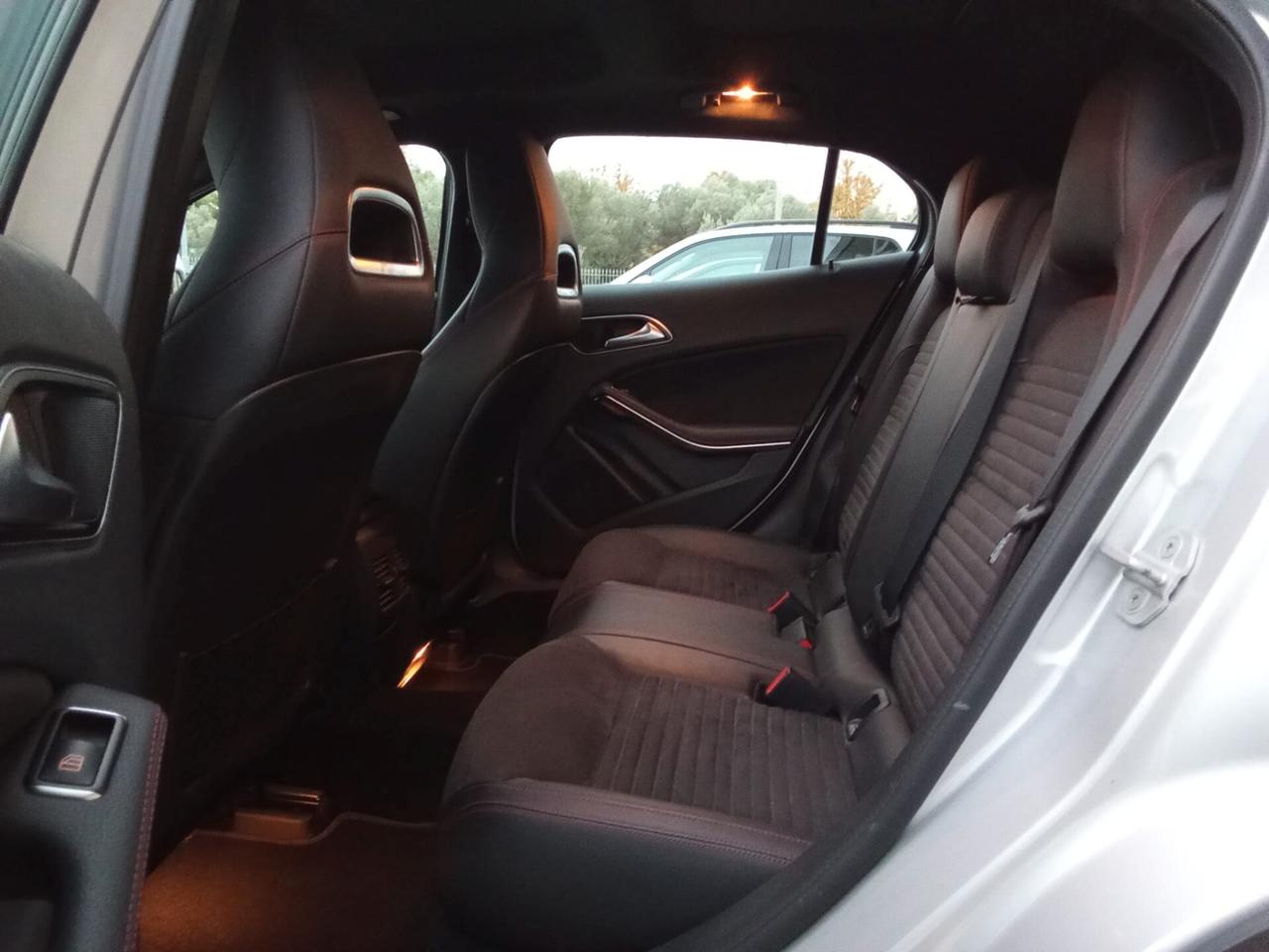 MERCEDES GLA 200D 4 MATIC PREMIUM AUTO MY17 5P