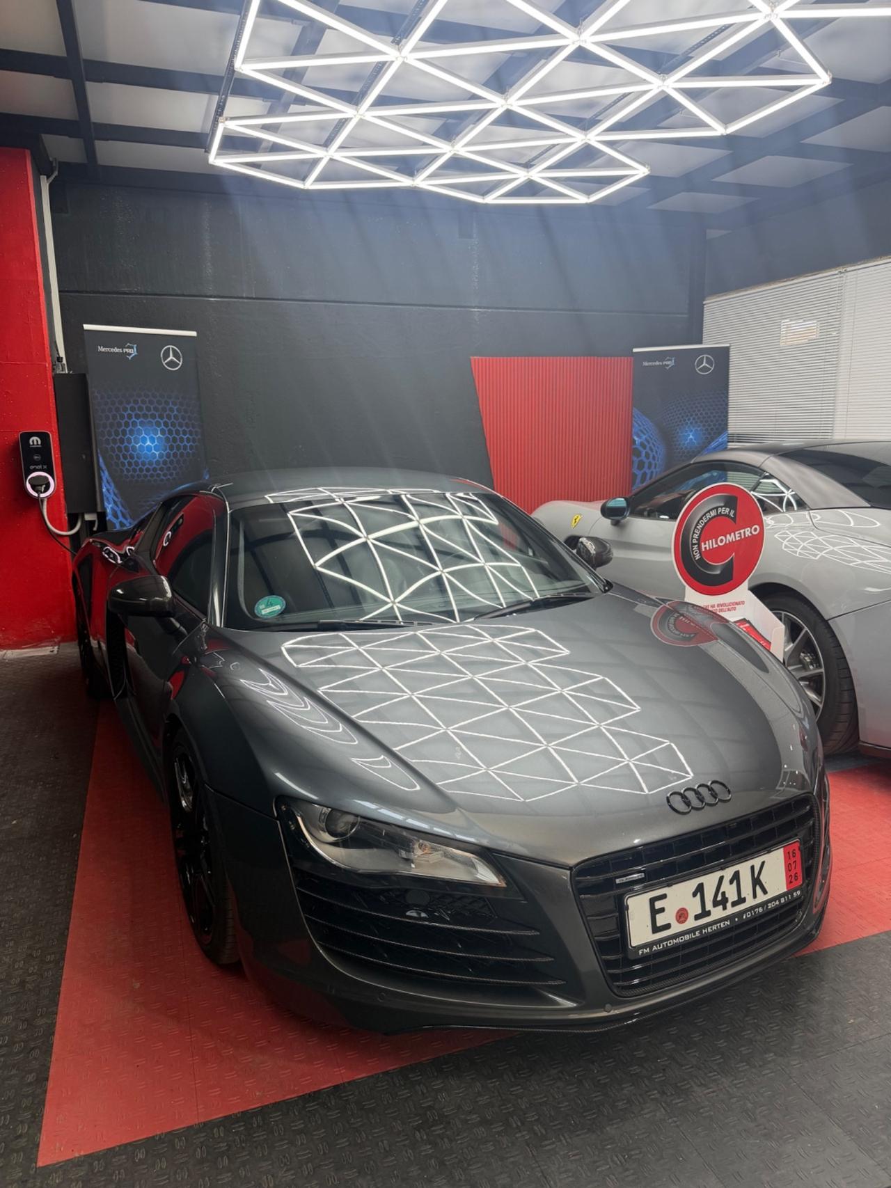 Audi R8 4.2 V8 FSI quattro R tronic