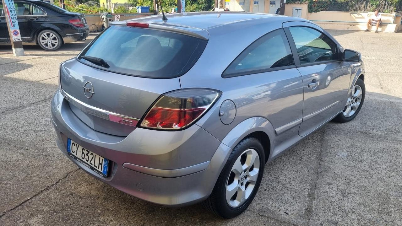 Opel Astra GTC 1.7 CDTI 101CV 3 porte Cosmo