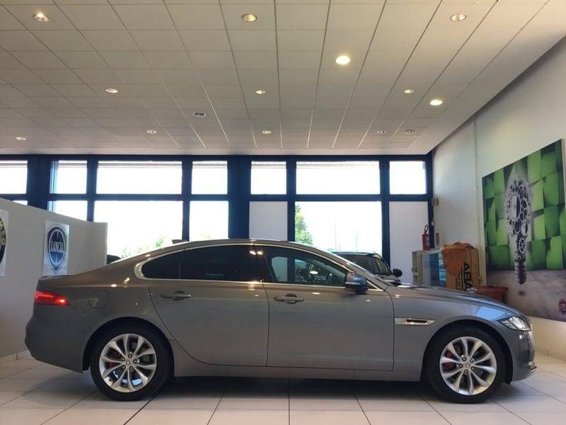 Jaguar XF 2.0 D 180 CV Prestige