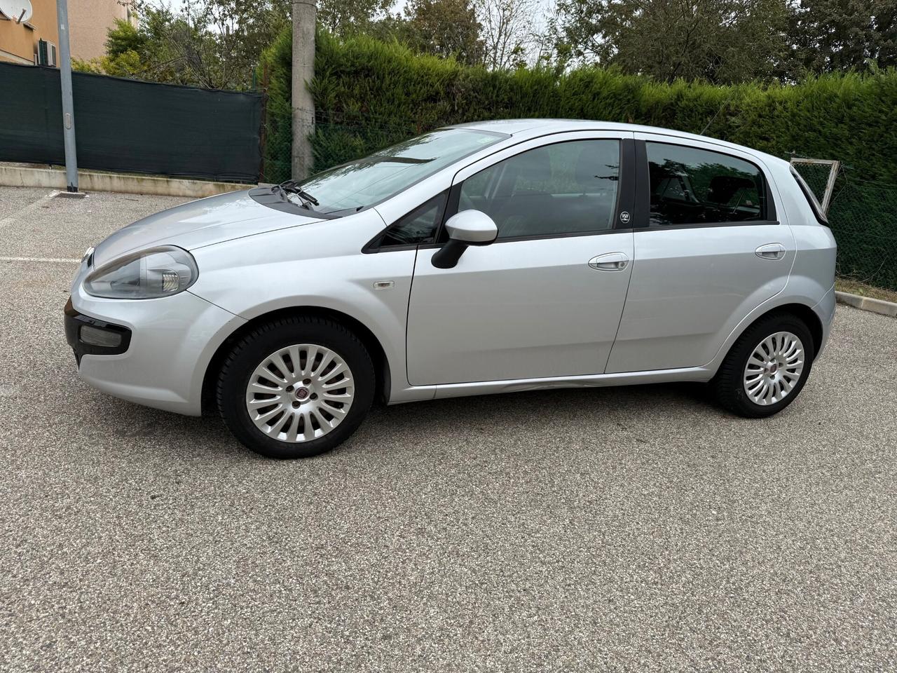 Fiat Punto Evo 1.4 GPL - NEOPATENTATI - 12 MESI DI GARANZIA -