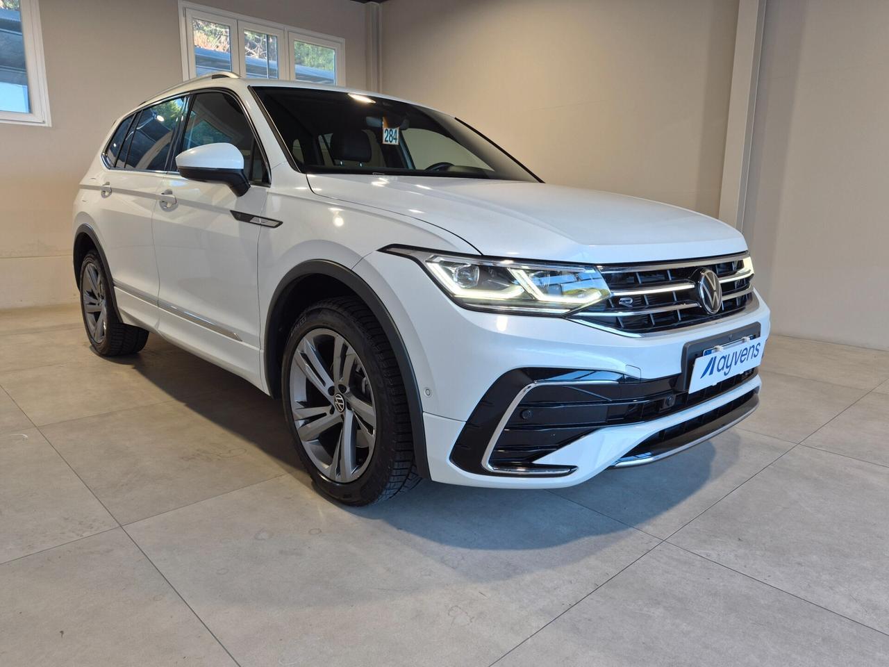 Volkswagen Tiguan ALLSPACE 2.0 TDI R-LINE 4MOTION 7 POSTI DSG LED NAVI APPLE CAR PLAY/ANDROID AUTO 360° ACC C.19 WIRELESS AMBIENT LIGHT