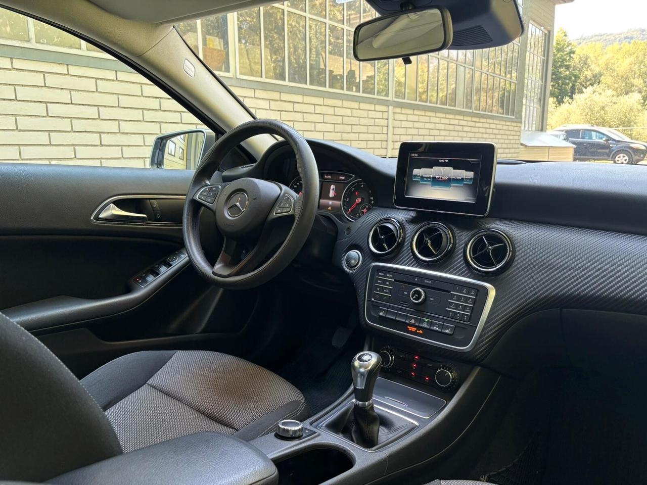 Mercedes-benz GLA 200 180 d Business