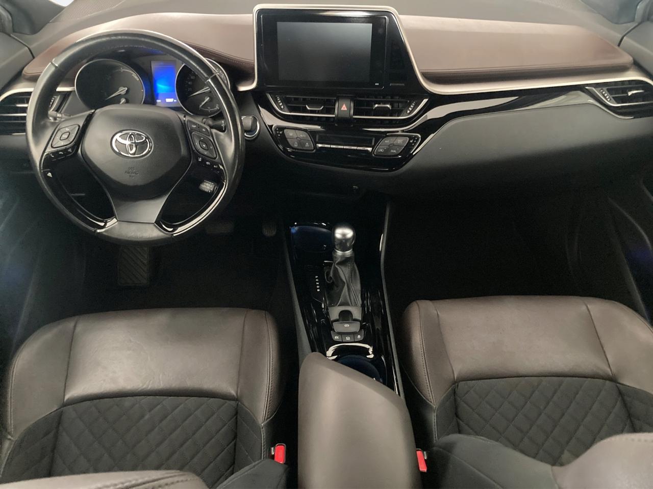 TOYOTA C-HR 1.8h Lounge 2wd e-cvt my18