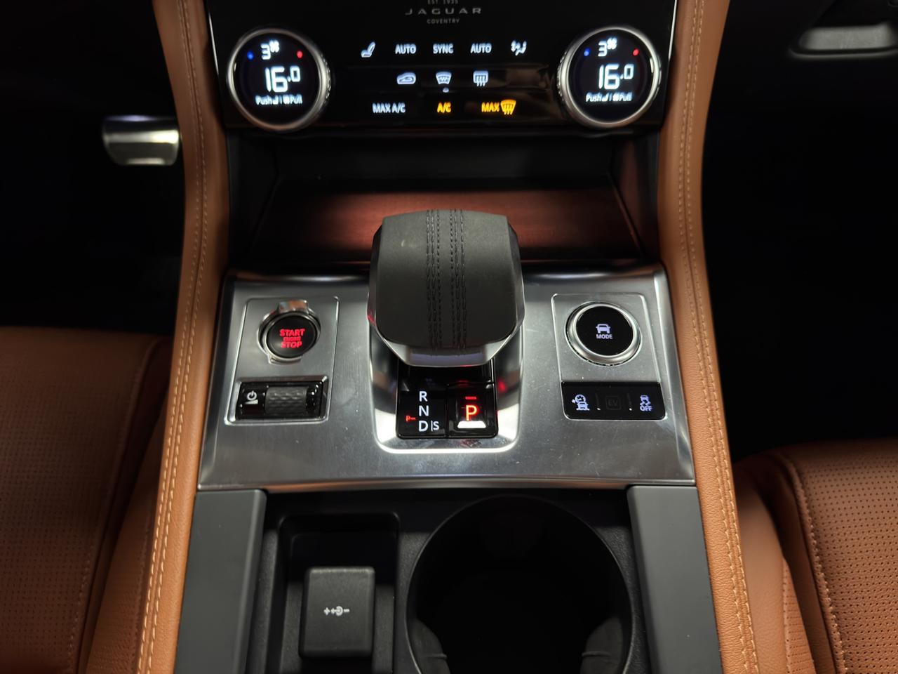Jaguar F-Pace 2.0d i4 mhev R-Dynamic SE awd 204cv auto
