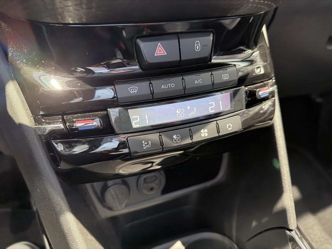 Peugeot 2008 - 2016 BlueHDi 100 Allure