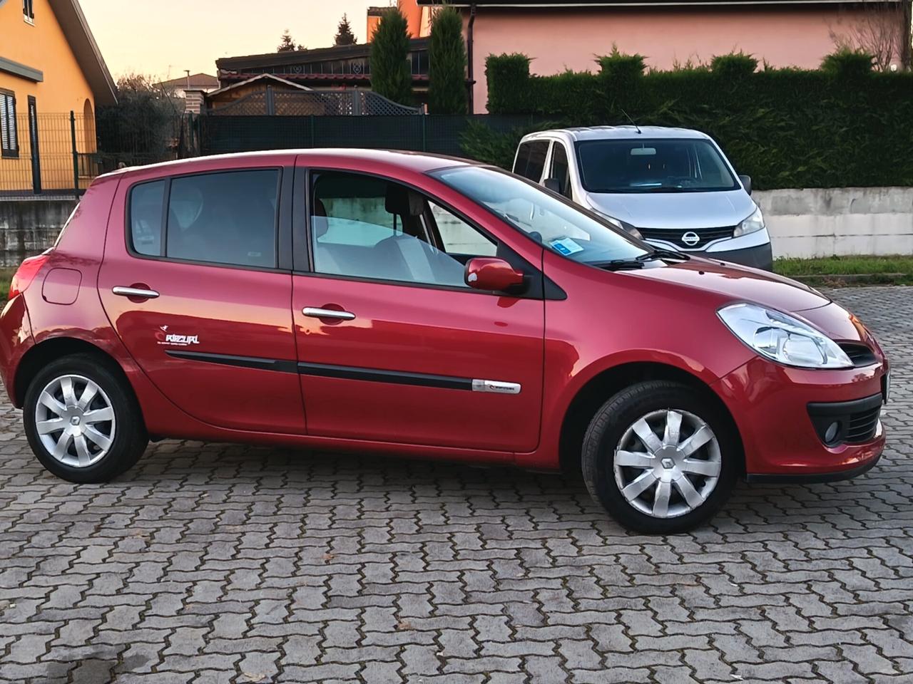 Renault Clio 1.2 16V 5 porte Le Iene