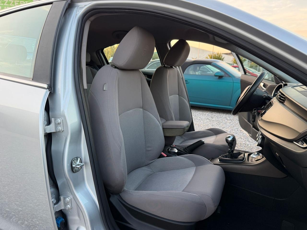 Alfa Romeo Giulietta 1.6 JTDm-2 105 CV SENSORI PDC CRUISE OK NEOPATENTATI