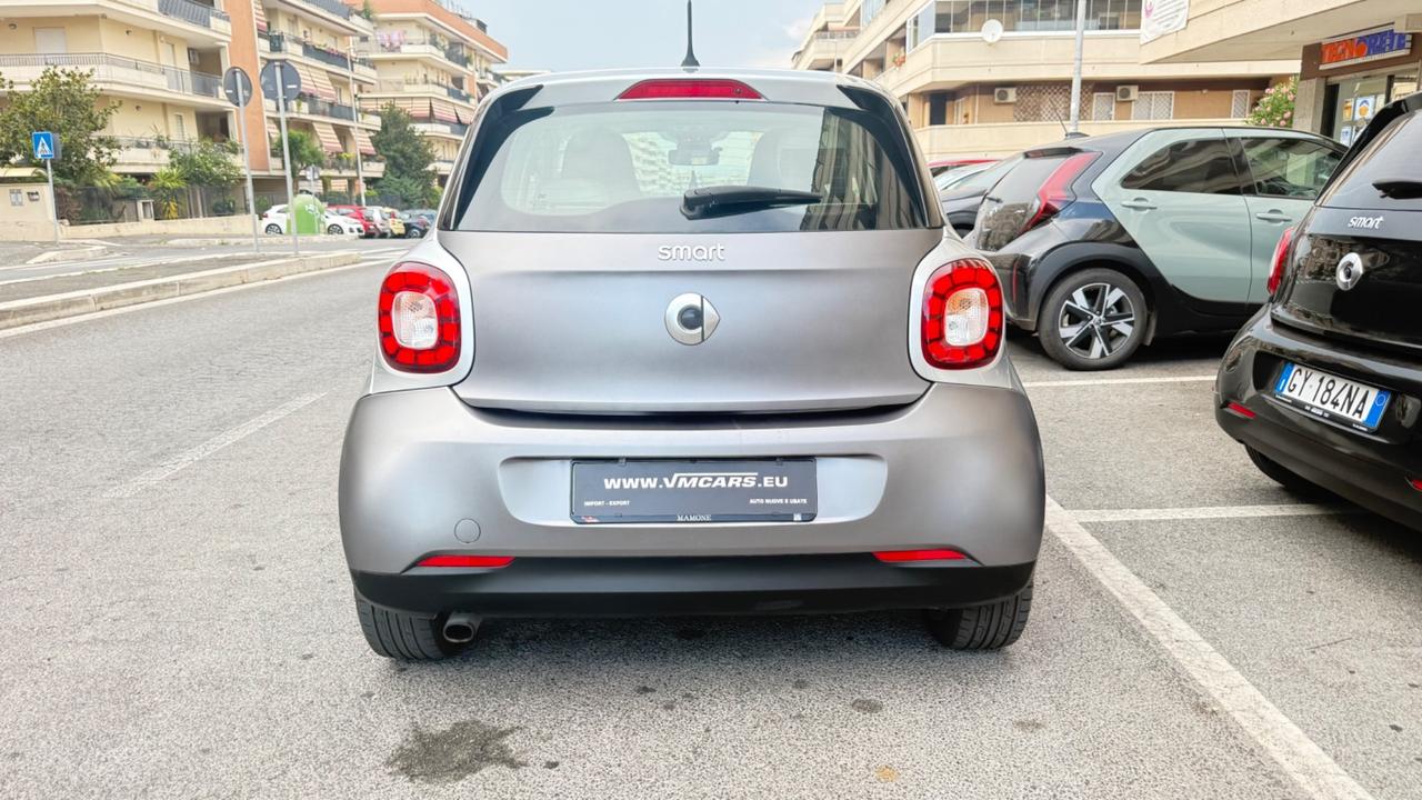 Smart ForFour 70 1.0 Passion LED PDC BLUETOOTH PANORAMA