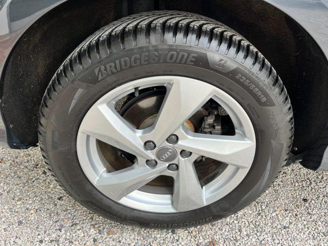 AUDI Q3 35 TFSI Business Advanced