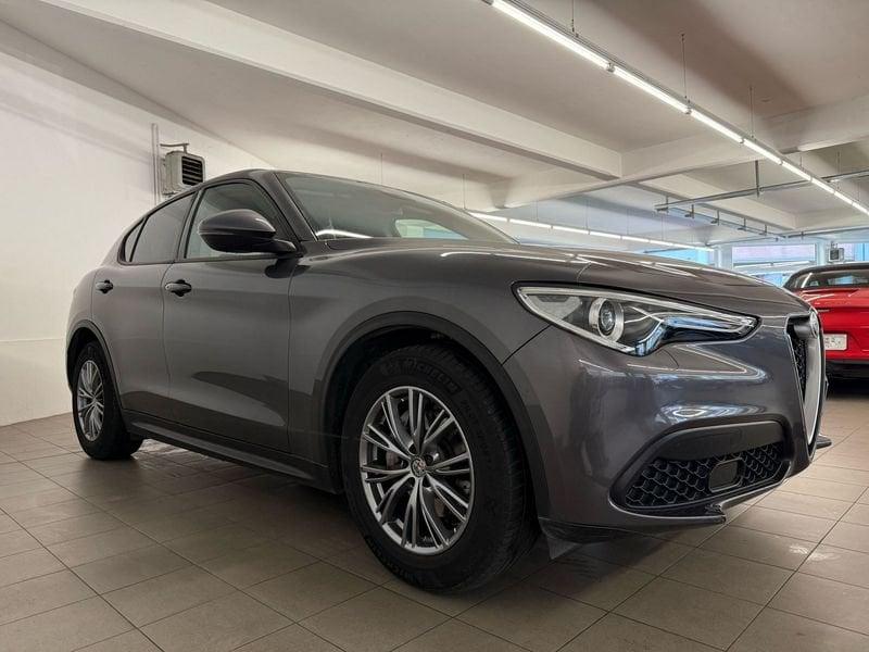 Alfa Romeo Stelvio 2.2 Turbodiesel 160 CV AT8 RWD