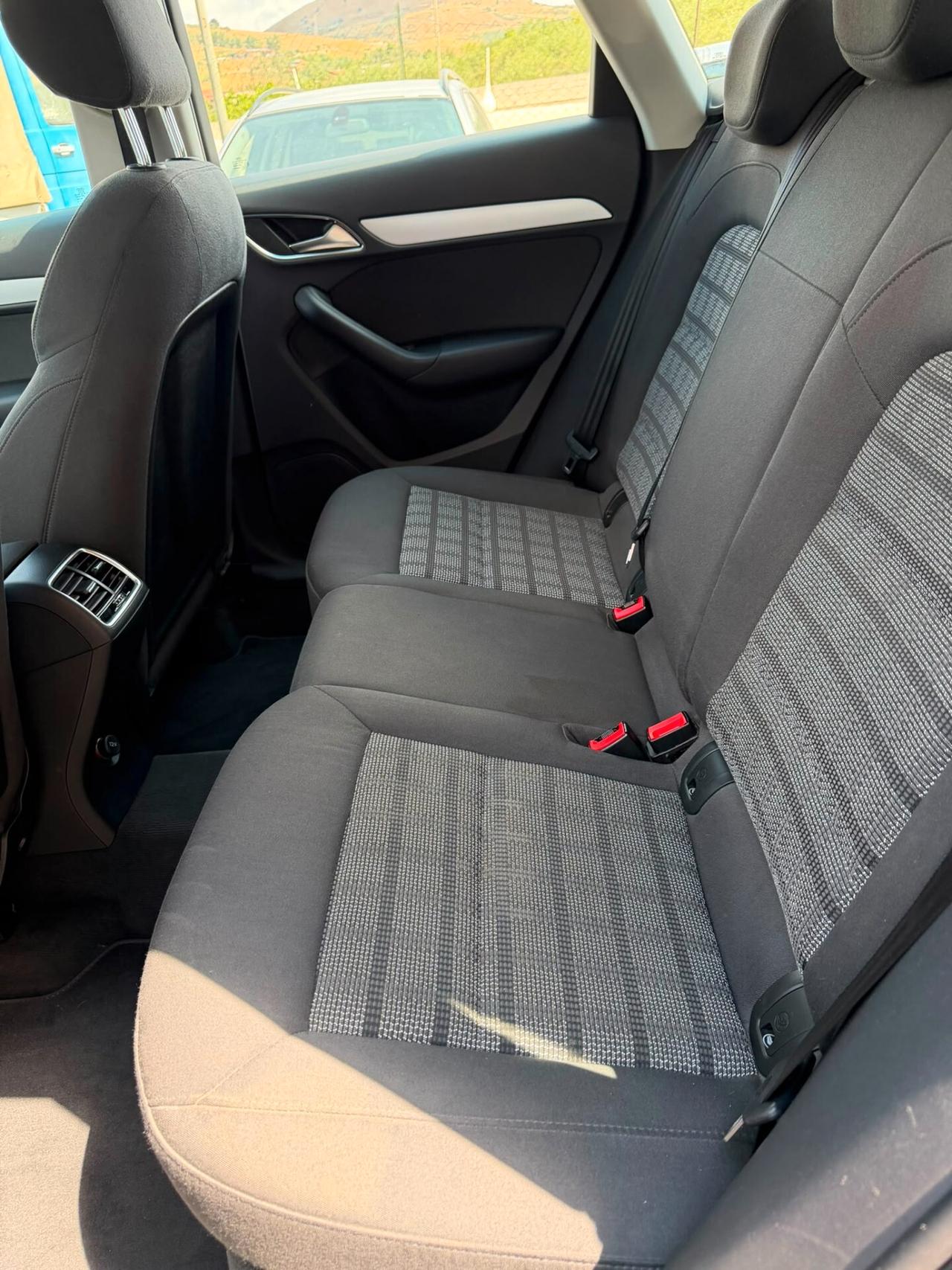 Audi Q3 2.0 TDI 150 CV Business