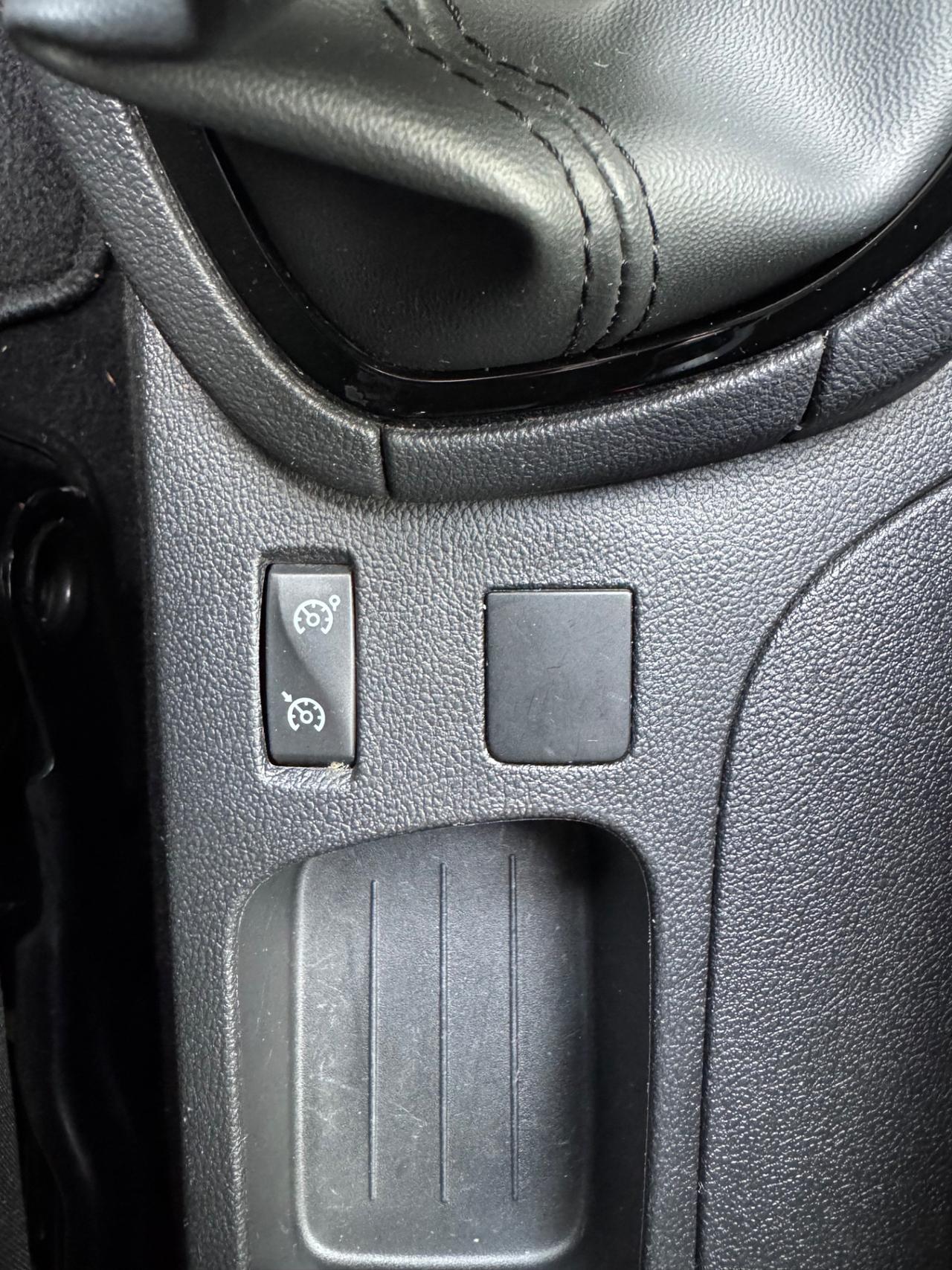 Renault Clio 1.5 dCi FARI FULL LED