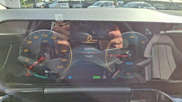 MERCEDES-BENZ EQA 250 Sport Plus