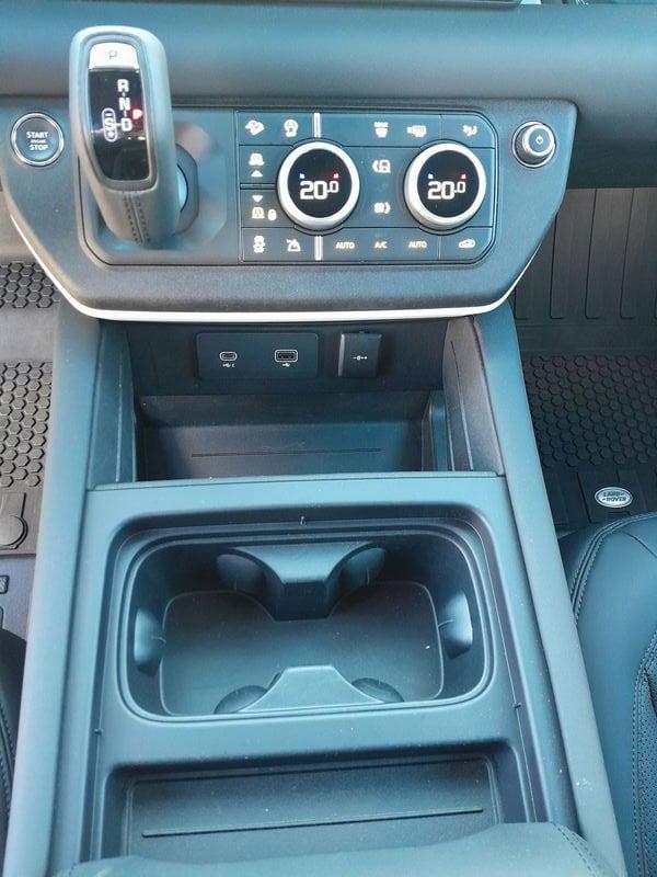 Land Rover Defender 3.0D I6 200 110 X-DYNAMIC SE AWD 7POSTI