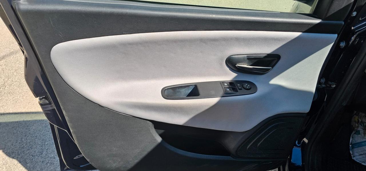 Lancia Ypsilon 1.3 MJT 16V 95 CV 5 porte S&S Gold