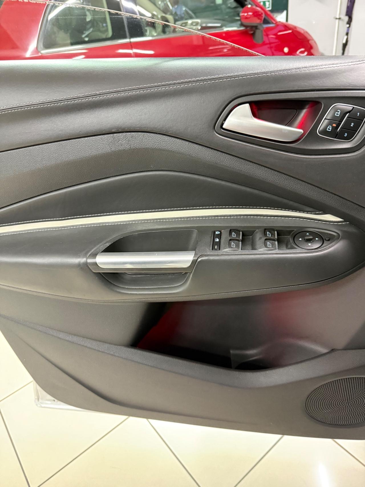 Ford Kuga 2.0 TDCI 150 CV S&S 4WD Powershift Vignale