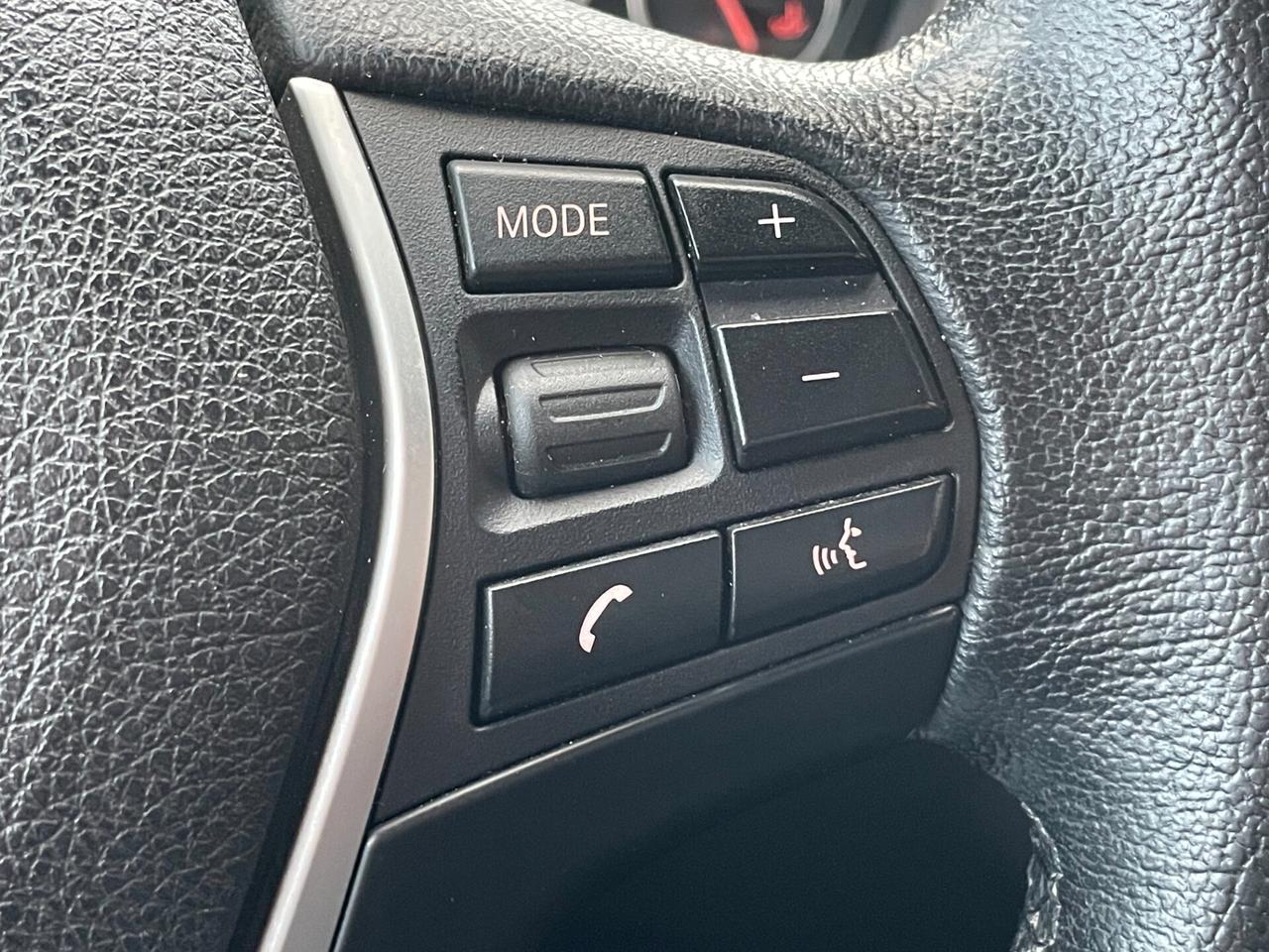Bmw 318 318d Touring Luxury aut. NEOPATENTATI - GANCIO TRAINO