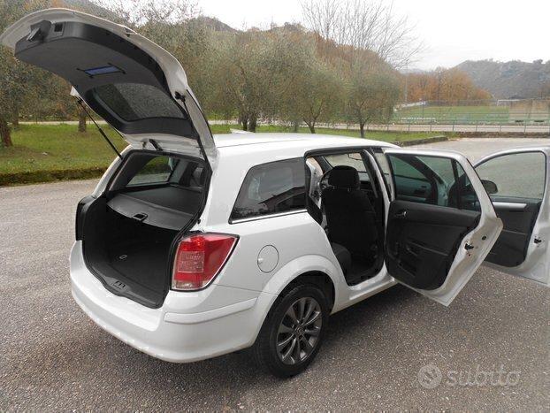 ASTRA S.W.1.7cdti(AUTO NUOVA:FERMA dal 2014)6marce