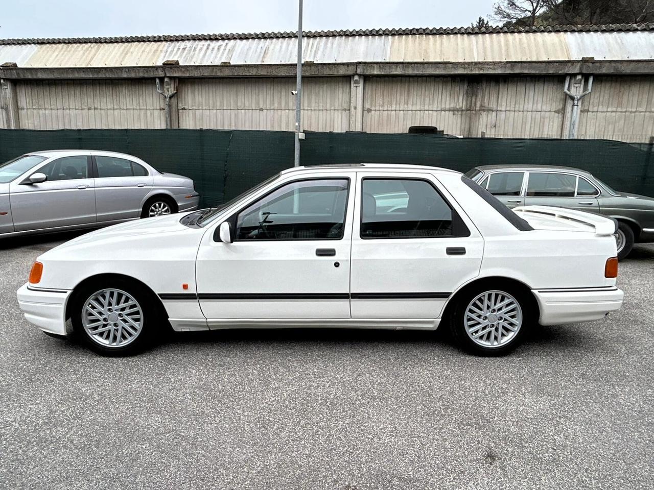 Ford Sierra 2.0i turbo 16V 4p. RS Cosworth Executive