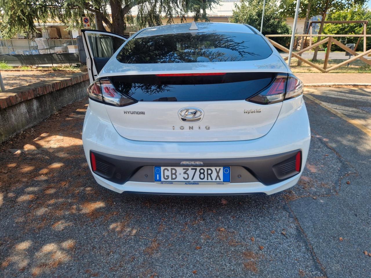 Hyundai Ioniq 1.6 Plug-in Hybrid DCT Tech