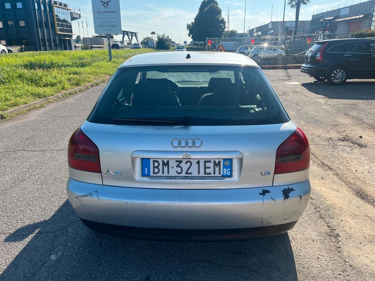 Audi A3 1.8 20V cat 5p. Ambiente