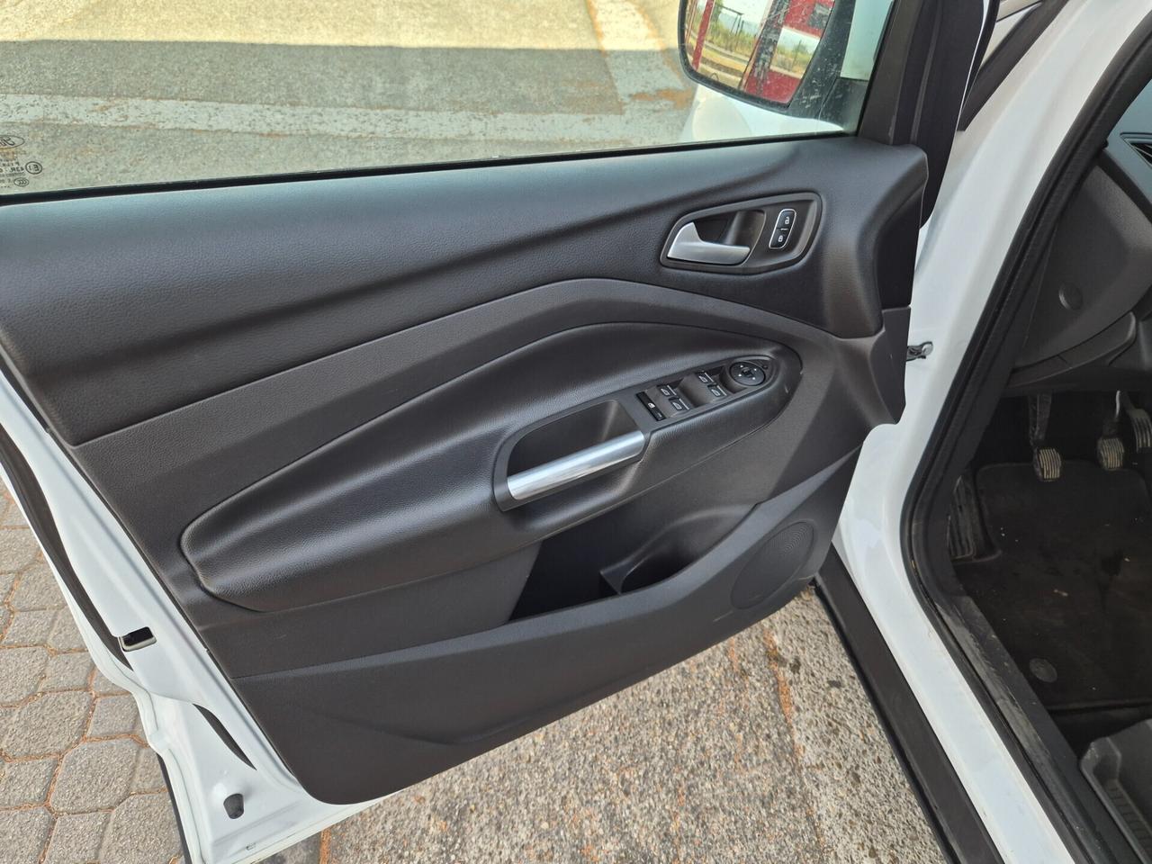 Ford Kuga 1.5 TDCI 120 CV S&S 2WD ST-Line autocarr
