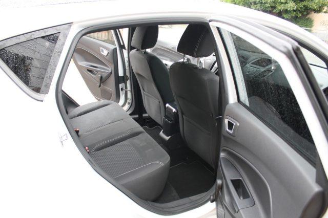 FORD Fiesta 1.2 82CV 5 porte Black & White Edition