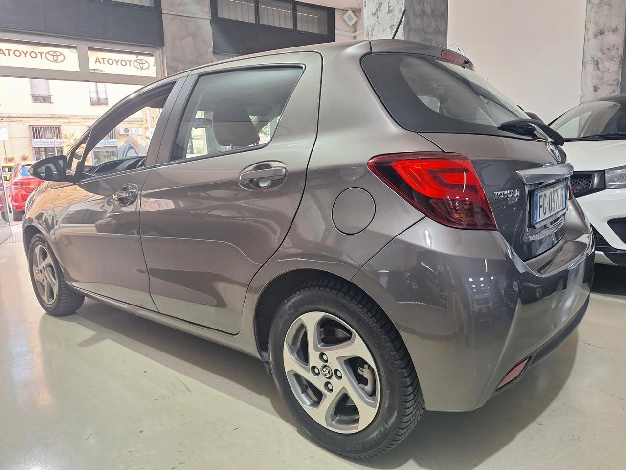 Toyota Yaris 1.5 Hybrid 73cv 1 PROPRIETARIO
