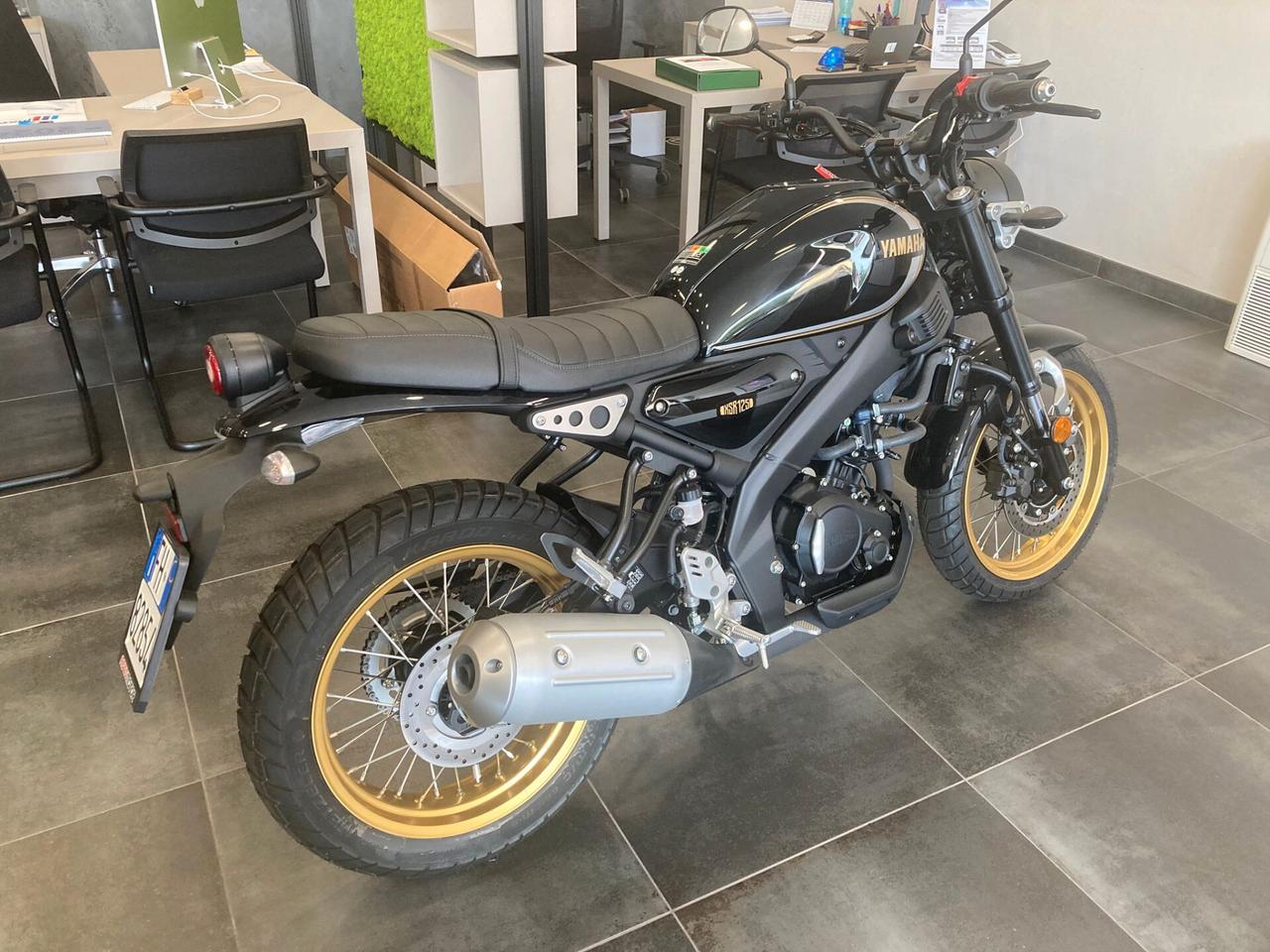 MOTO NUOVA