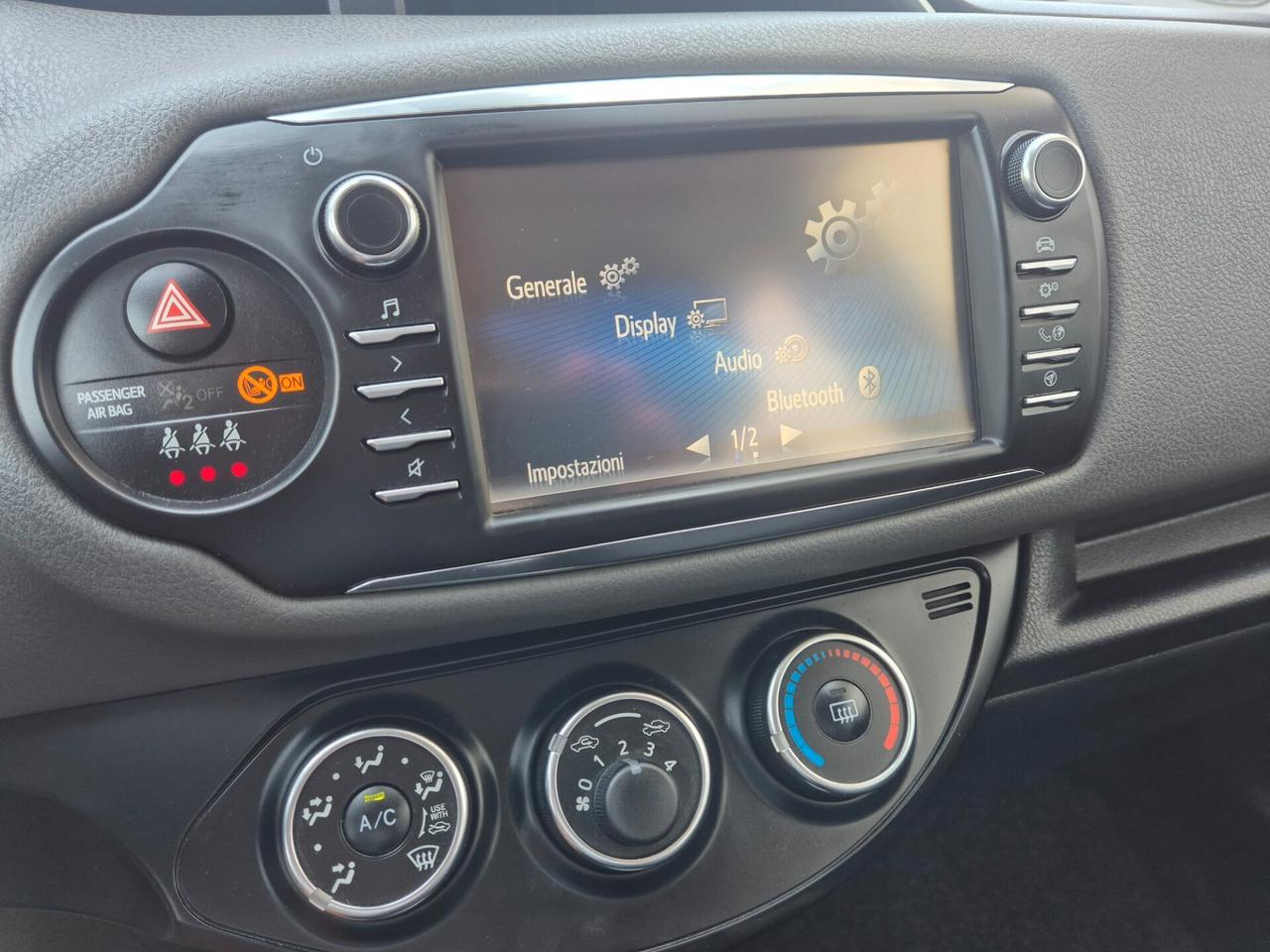 Toyota Yaris 1.0 Benzina Euro 6 NEOPATENTATO