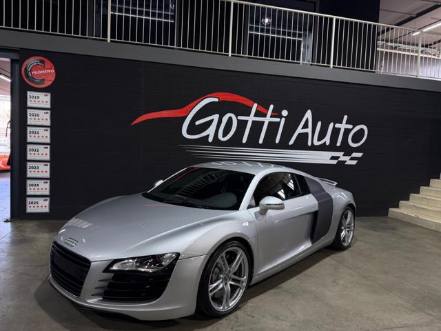 AUDI R8 4.2 V8 FSI QUATTRO R TRONIC