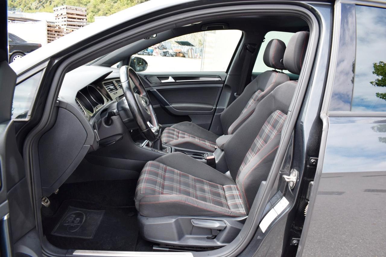 Volkswagen Golf GTI 2.0 220cv 5p TETTO APRIBILE + KIT INVERNO