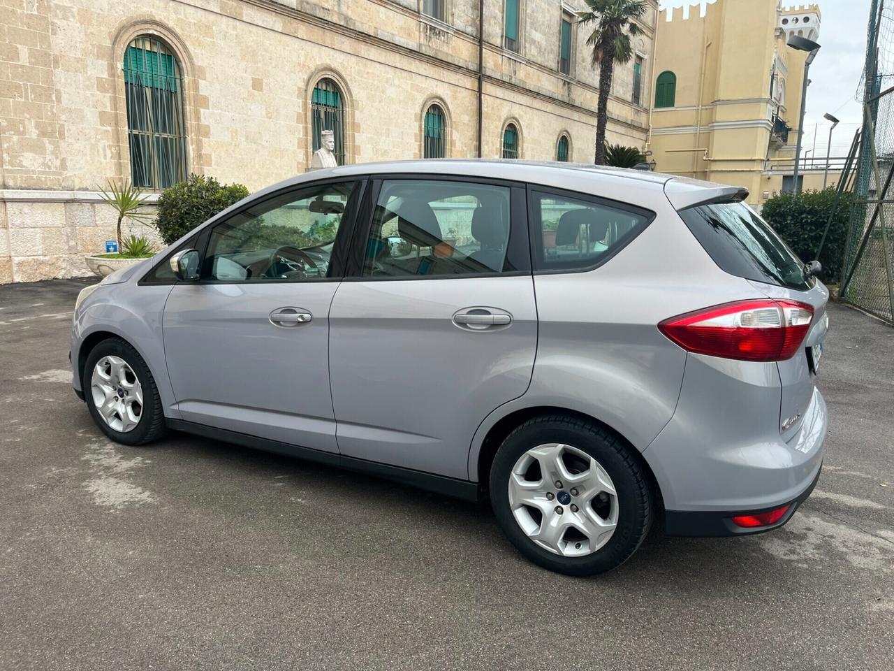 Ford C-Max 1.6 TDCi 95CV Titanium Garantita