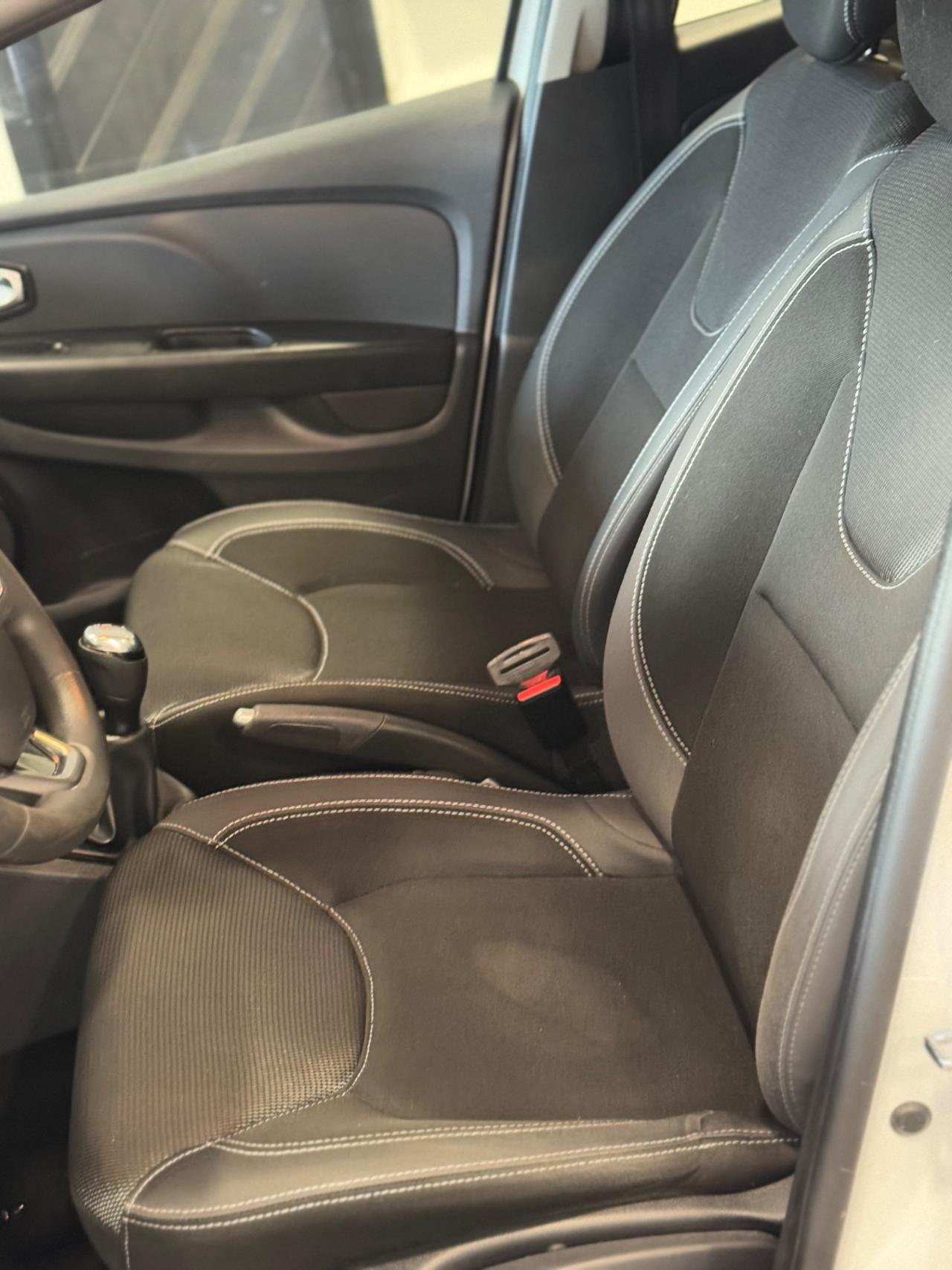 Renault Clio 1.2 75CV 5 porte Zen