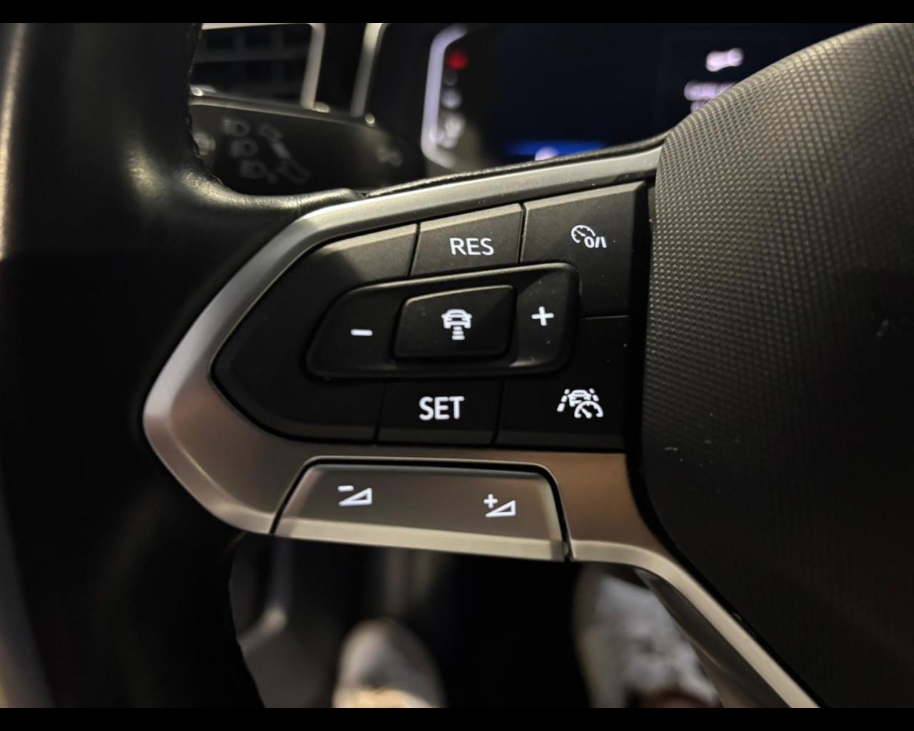 VOLKSWAGEN Polo VI 2022 - Polo 1.0 tsi R-Line 110cv dsg