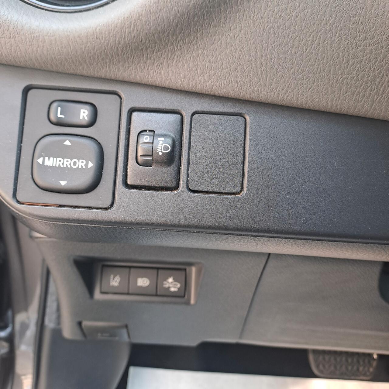 Toyota Yaris 1.5 Hybrid 73cv Business