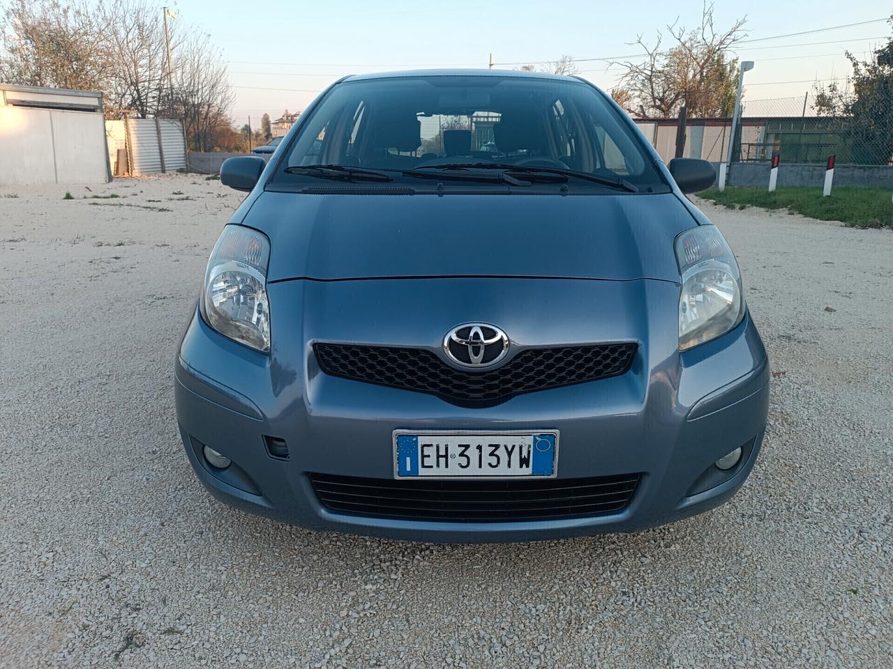 Toyota Yaris 1.3 benzina