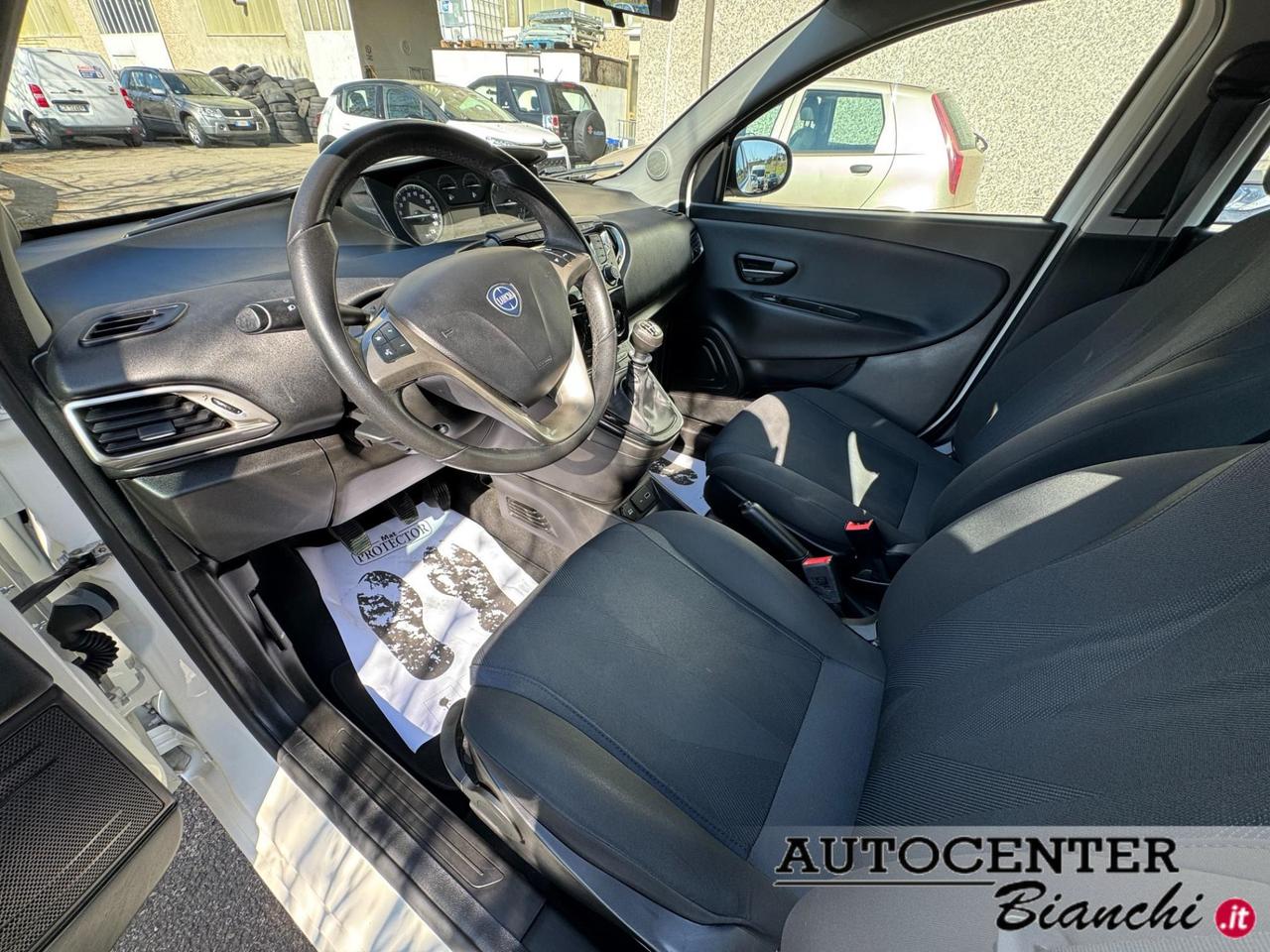 Lancia Ypsilon 5 Porte Ypsilon 1.0 firefly hybrid Gold s&s 70cv