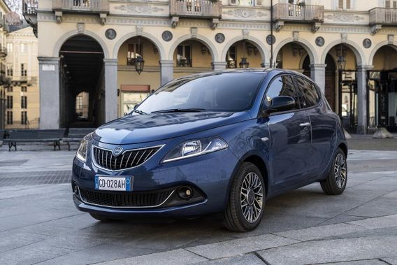 LANCIA Ypsilon 1.0 FireFly 5p S&S Hybrid Silver
