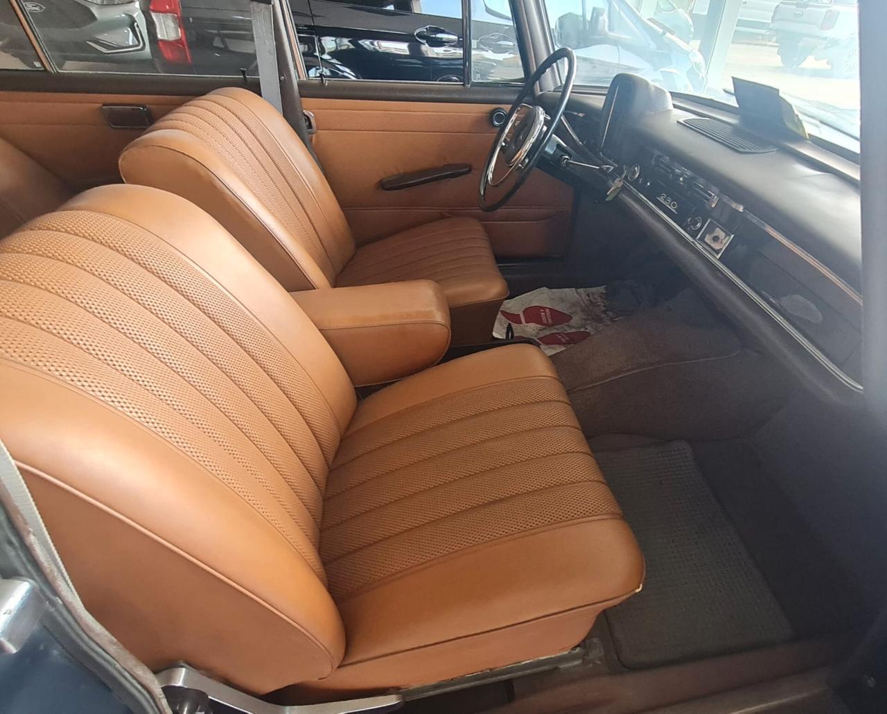 Mercedes-benz 230 W 110