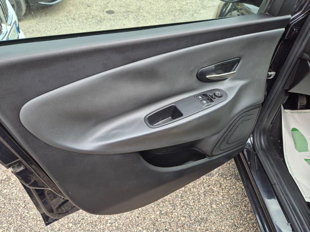 Lancia Ypsilon 1.2 69 CV GOLD UNICOPROPRI