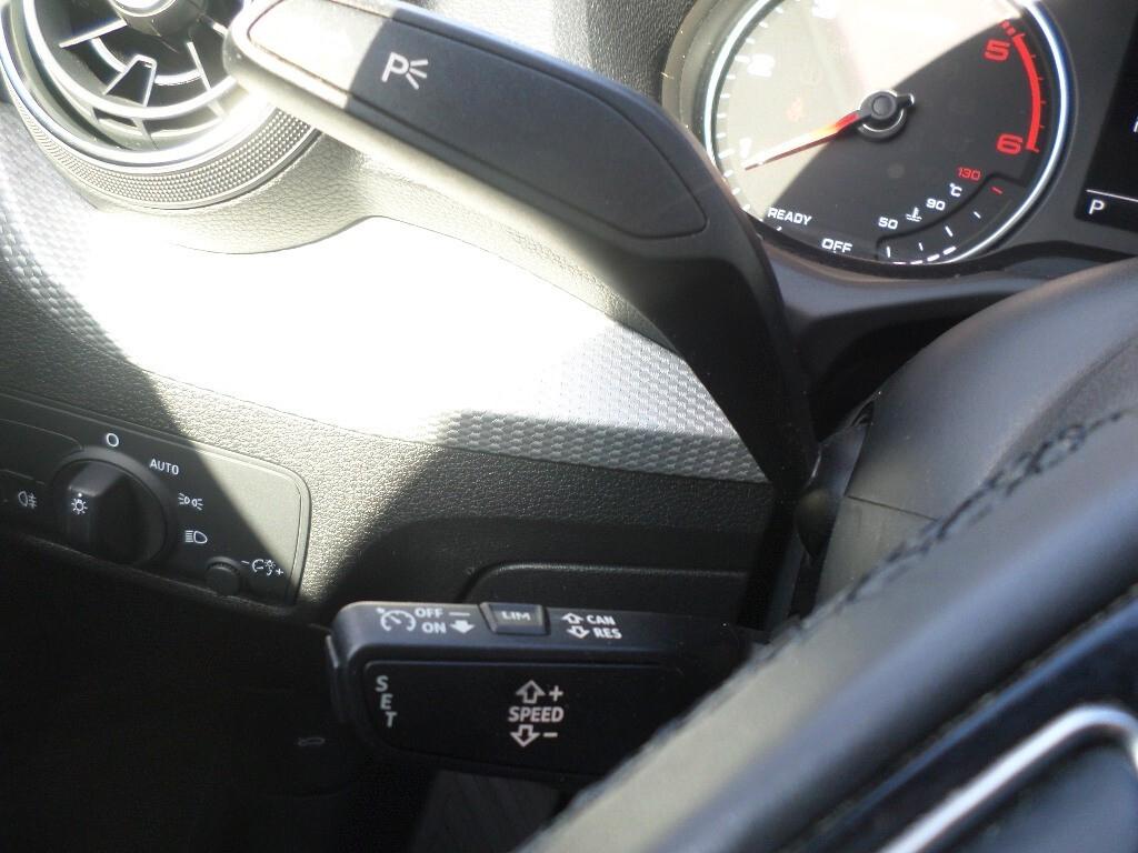 Audi Q2 35 TDI quattro S tronic Business Plus